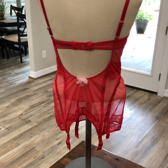 Victoria’s Secret Garter Teddy 34C - Picture 5 of 7